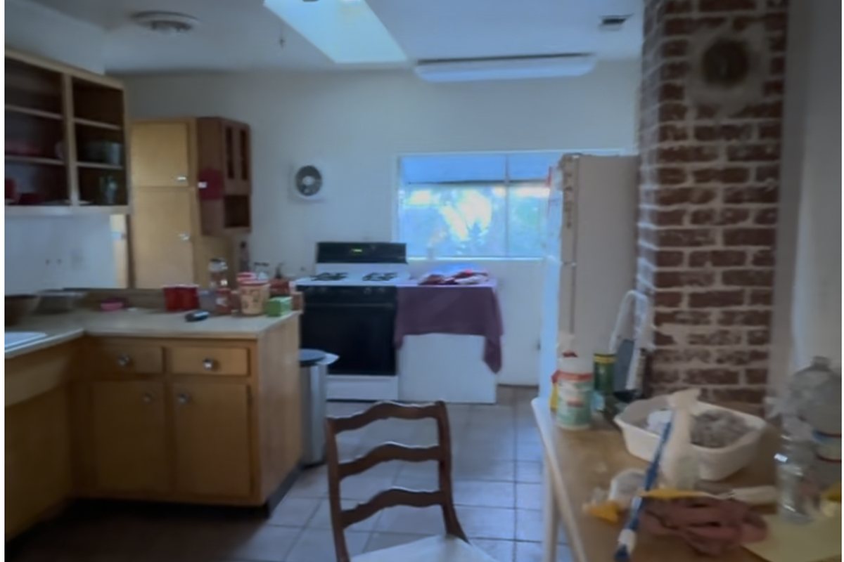 845 Olive St, Yuba City — kitchen before renovation